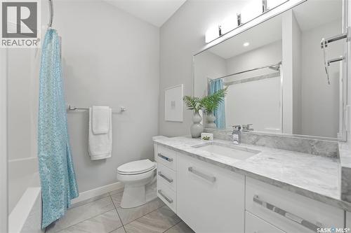 130 Boykowich Bend, Saskatoon, SK - Indoor Photo Showing Bathroom