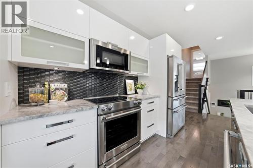 130 Boykowich Bend, Saskatoon, SK - Indoor Photo Showing Kitchen With Stainless Steel Kitchen With Upgraded Kitchen