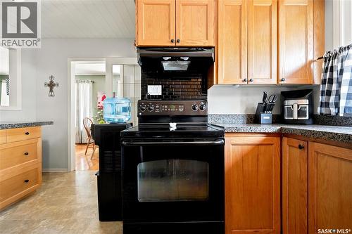323 Toronto Street N, Regina, SK - Indoor Photo Showing Kitchen