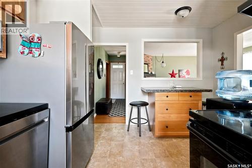 323 Toronto Street N, Regina, SK - Indoor Photo Showing Kitchen