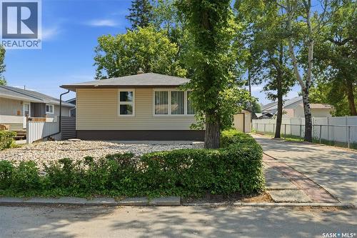 323 Toronto Street N, Regina, SK - Outdoor