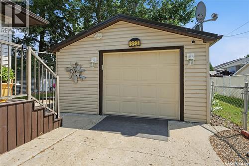 323 Toronto Street N, Regina, SK - Outdoor With Exterior