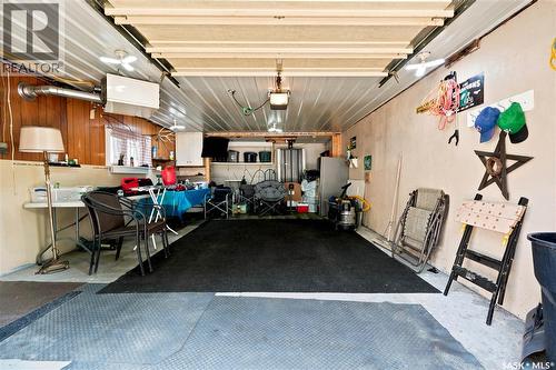 323 Toronto Street N, Regina, SK - Indoor Photo Showing Garage