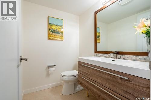 127 Rogers Road, Regina, SK - Indoor Photo Showing Bathroom