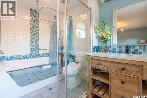 127 Rogers Road, Regina, SK - Indoor Photo Showing Bathroom