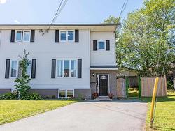 28 Malik Court  Lower Sackville, NS B4C 3V8