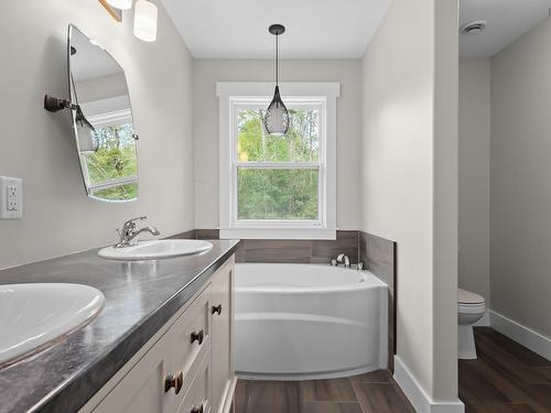 7 Copperhead Road, Fall River, NS - Indoor Photo Showing Bathroom