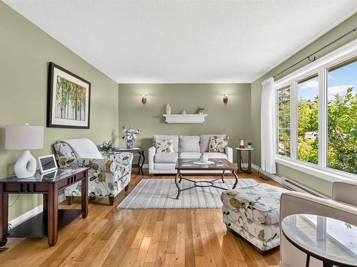 174 Silver Road, West Northfield, NS - Indoor Photo Showing Living Room