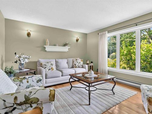 174 Silver Road, West Northfield, NS - Indoor Photo Showing Living Room
