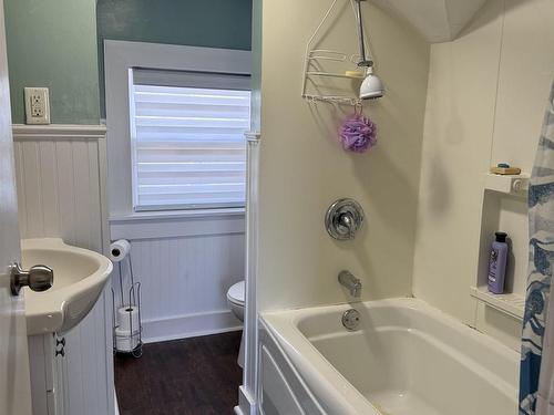 50 Rose Avenue, Trenton, NS - Indoor Photo Showing Bathroom