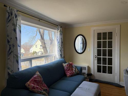 50 Rose Avenue, Trenton, NS - Indoor Photo Showing Living Room