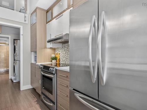 113 5662 Roberts Street, Halifax, NS - Indoor Photo Showing Kitchen