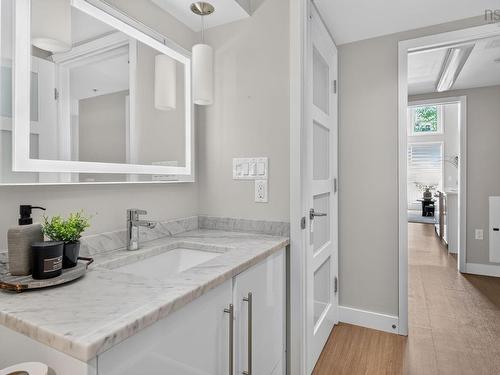 113 5662 Roberts Street, Halifax, NS - Indoor Photo Showing Bathroom
