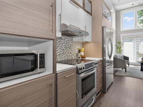 113 5662 Roberts Street, Halifax, NS - Indoor Photo Showing Kitchen With Upgraded Kitchen