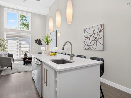 113 5662 Roberts Street, Halifax, NS - Indoor Photo Showing Kitchen