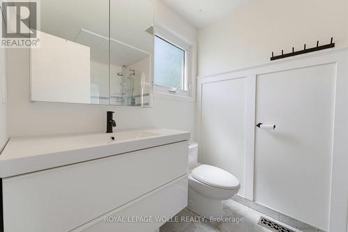 3 Alona Avenue, Cambridge, ON - Indoor Photo Showing Bathroom