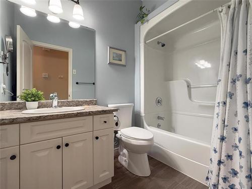 24 Brookwood Drive, Brandon, MB - Indoor Photo Showing Bathroom