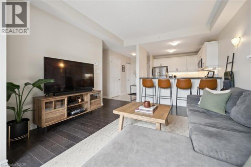 2 Colonial Drive Unit# 403, Guelph, ON - Indoor Photo Showing Living Room