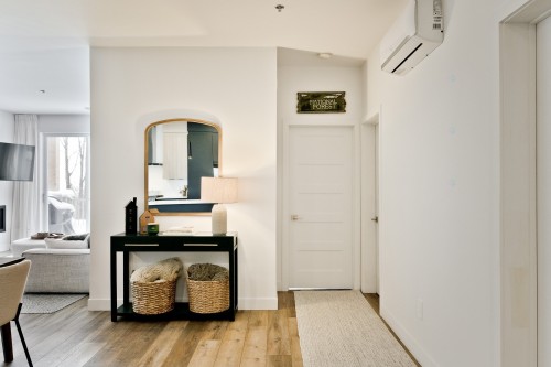 Overall view - 110-240B Rue Du Cercle-Des-Cantons, Bromont, QC - Indoor Photo Showing Other Room With Fireplace