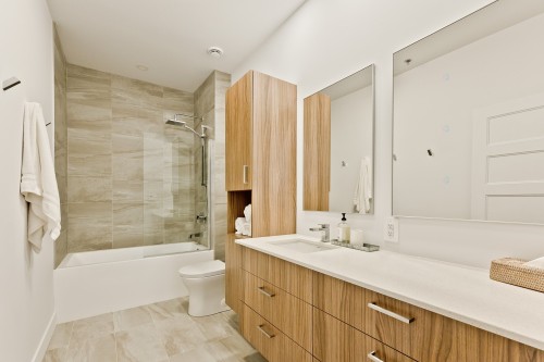 Bathroom - 110-240B Rue Du Cercle-Des-Cantons, Bromont, QC - Indoor Photo Showing Bathroom