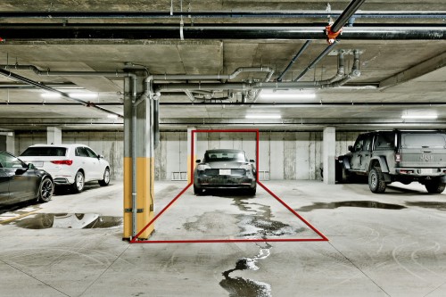 Parking - 110-240B Rue Du Cercle-Des-Cantons, Bromont, QC - Indoor Photo Showing Garage