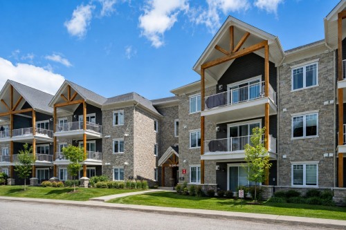 Front of Structure - 110-240B Rue Du Cercle-Des-Cantons, Bromont, QC - Outdoor With Facade