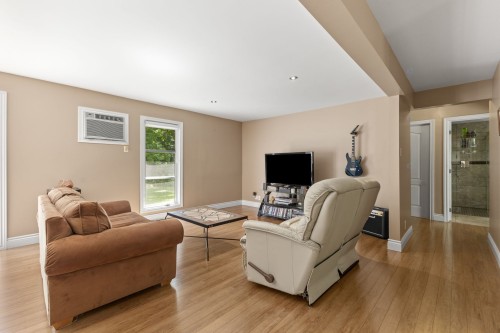 Living Room - 57 Ch. Mcclements, L'Ange-Gardien, QC - Indoor Photo Showing Living Room