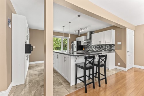 Kitchen - 57 Ch. Mcclements, L'Ange-Gardien, QC - Indoor Photo Showing Kitchen With Upgraded Kitchen