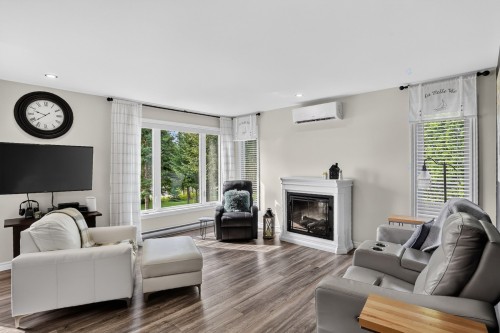 Living Room - 470 11E Avenue, Saint-Tite, QC - Indoor Photo Showing Living Room With Fireplace