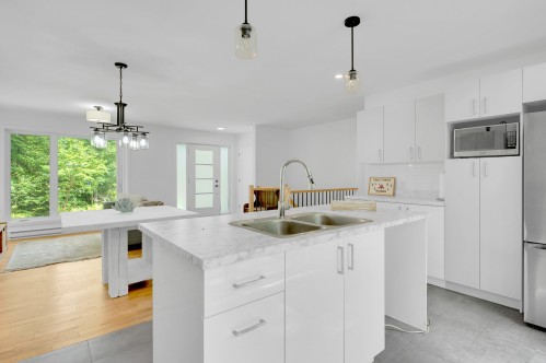 Dining Room - 34 Ch. Champêtre, Lachute, QC - Indoor Photo Showing Kitchen With Double Sink