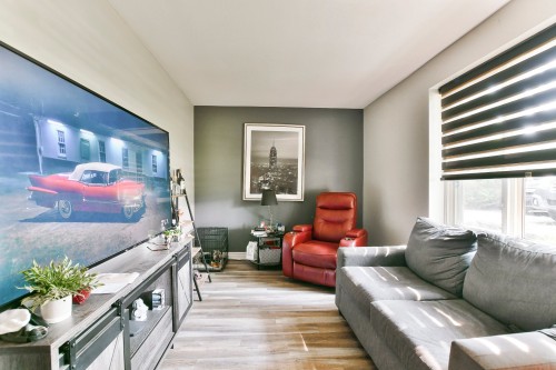 Salon - 639 Rue Faribault, L'Assomption, QC - Indoor Photo Showing Living Room