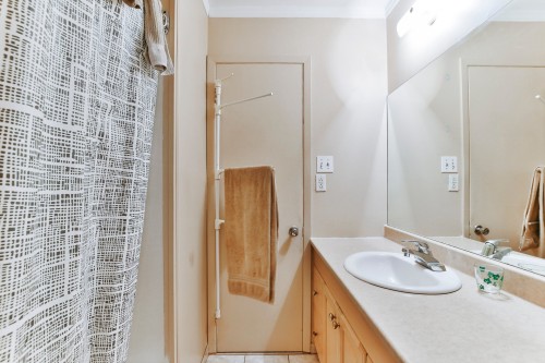 Salle de bains - 639 Rue Faribault, L'Assomption, QC - Indoor Photo Showing Bathroom