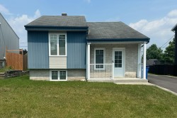 1083 Rue des Chanterelles  Québec (La Haute-Saint-Charles), QC G3K 1H7