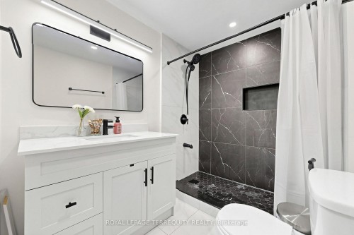 6663 Harlow Road, Mississauga, ON - Indoor Photo Showing Bathroom