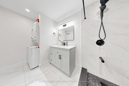 6663 Harlow Road, Mississauga, ON - Indoor Photo Showing Bathroom