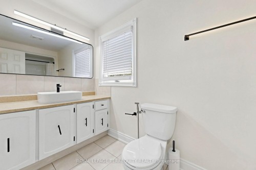 6663 Harlow Road, Mississauga, ON - Indoor Photo Showing Bathroom