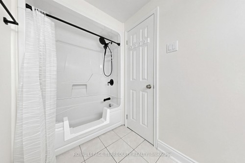 6663 Harlow Road, Mississauga, ON - Indoor Photo Showing Bathroom