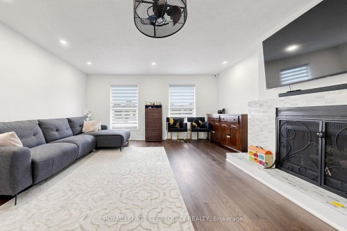 6663 Harlow Road, Mississauga, ON - Indoor Photo Showing Living Room With Fireplace