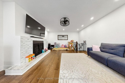 6663 Harlow Road, Mississauga, ON - Indoor Photo Showing Living Room With Fireplace