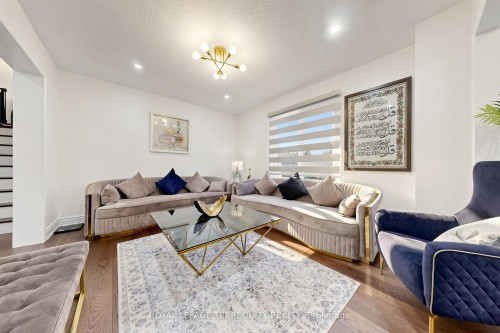 6663 Harlow Road, Mississauga, ON - Indoor Photo Showing Living Room
