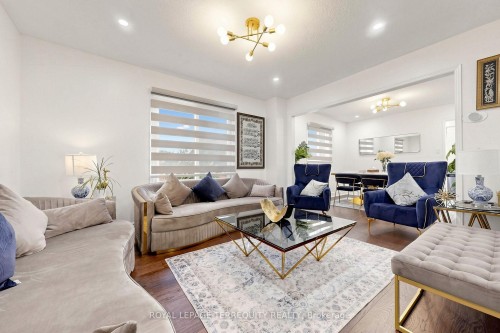 6663 Harlow Road, Mississauga, ON - Indoor Photo Showing Living Room