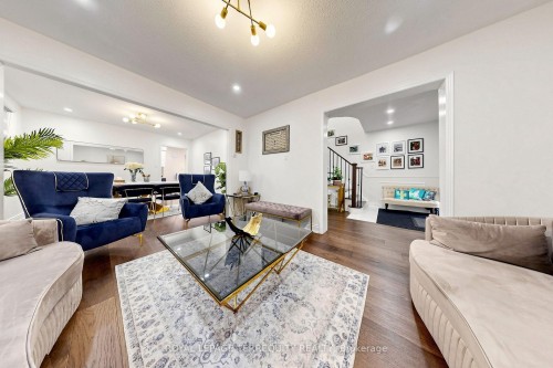 6663 Harlow Road, Mississauga, ON - Indoor Photo Showing Living Room