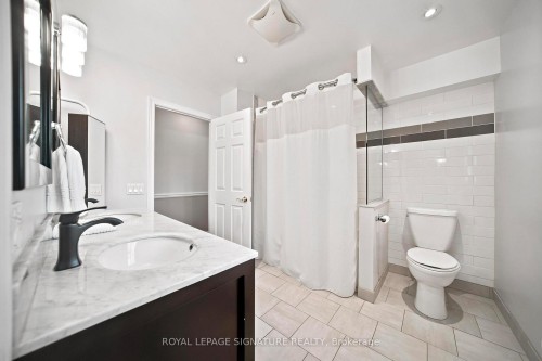 30 Andrew Street, Brant, ON - Indoor Photo Showing Bathroom