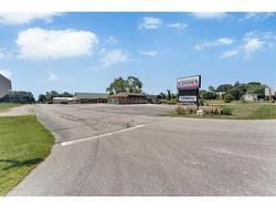 585 SEACLIFF DRIVE W/ V/L  Kingsville, ON N9Y 2K6