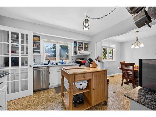 492 Parkdale Crescent, St Clair, ON 