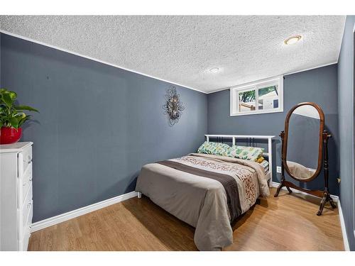 492 Parkdale Crescent, St Clair, ON 