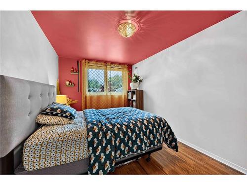 492 Parkdale Crescent, St Clair, ON 