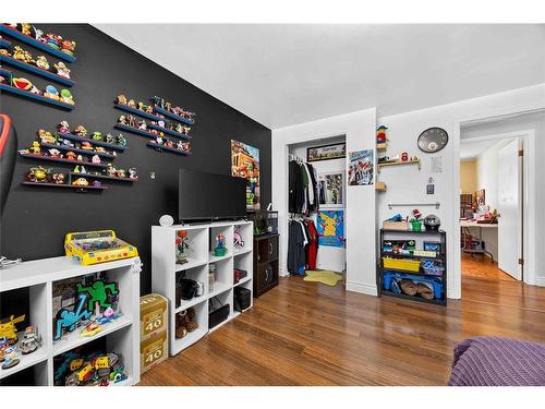 492 Parkdale Crescent, St Clair, ON 