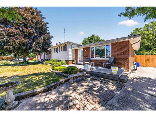 492 Parkdale Crescent, St Clair, ON 