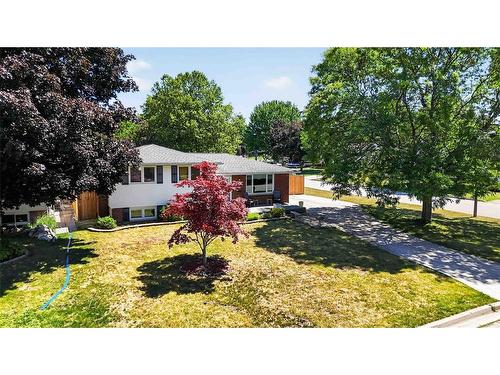 492 Parkdale Crescent, St Clair, ON 